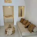 Cave Noelia * Fira (Santorini)