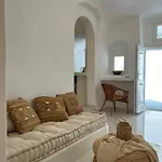 Cave Noelia Fira (Santorini)