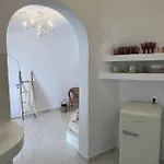 Cave Noelia * Fira (Santorini)