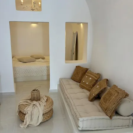 Cave Noelia * サントリーニ