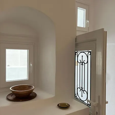 Cave Noelia サントリーニ