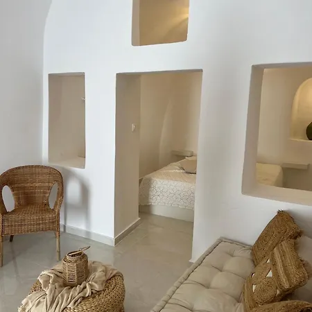 Apartment Cave Noelia Fira (Santorini)