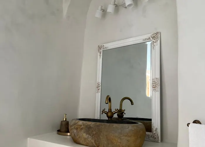 Apartment Cave Noelia Fira (Santorini)