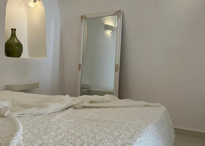 Apartment Cave Noelia Fira (Santorini)