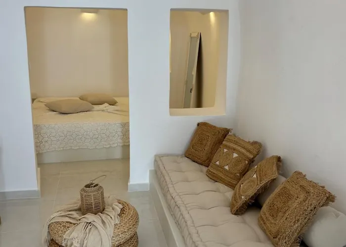 Cave Noelia * サントリーニ