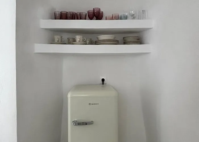 Cave Noelia * サントリーニ